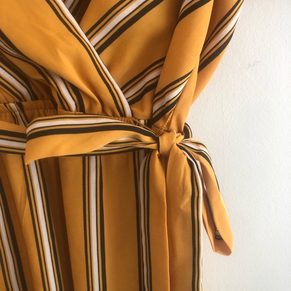 ✨5 for $25✨ Mustard Yellow Stripped Faux Wrap Dress - Picture 4 of 4